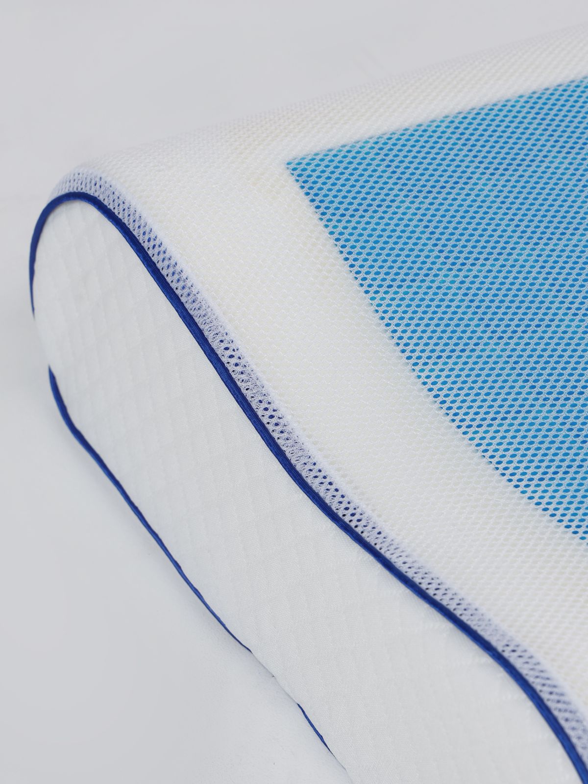 Curved Memory Foam Gel Pillow