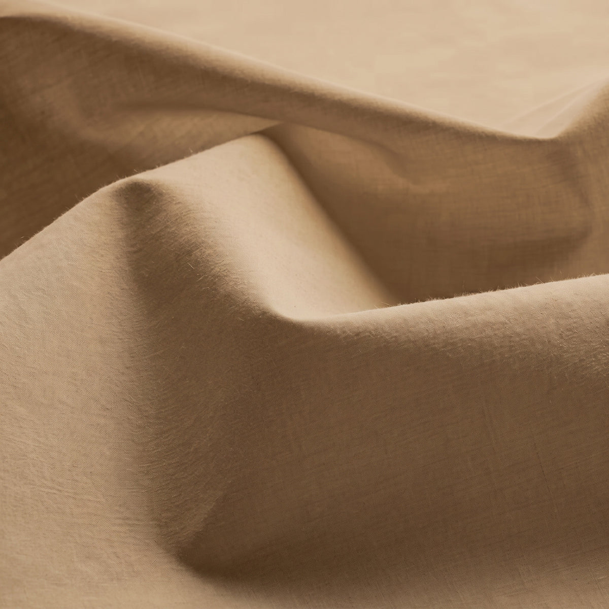 Close-up of the beige 300TC cotton percale weave